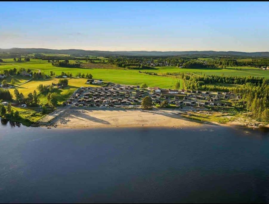 Attraktiv & Smart Funkishytte Pa Nes Strandhager. Årnes Exterior foto